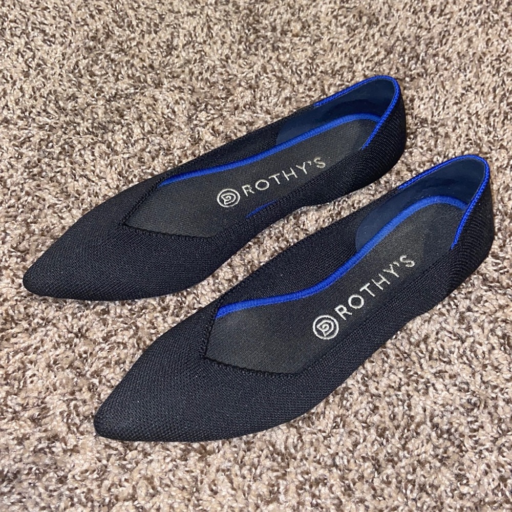 Rothys pointed black flats size 8.5